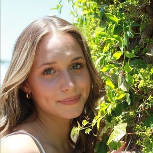 Meet your Posher, Hailey